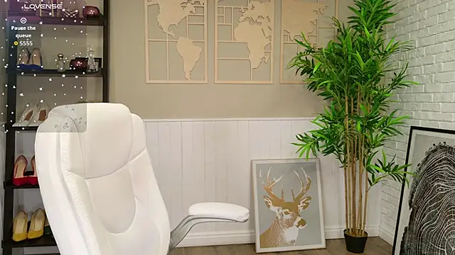 Snapshot of LadyLeea chatting on 10/02/25, 03:46 LadyLeea online show from 10/02/25, 03:46