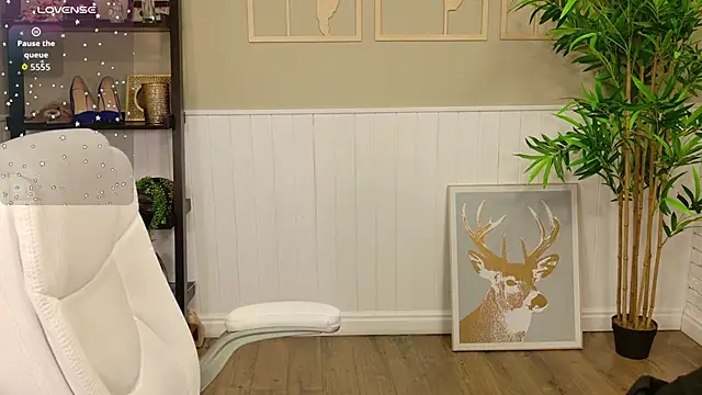 Snapshot of LadyLeea chatting on 10/25/25, 04:09 LadyLeea online show from 10/25/25, 04:09