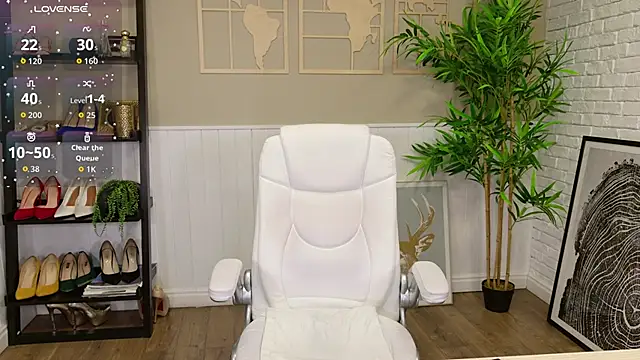 LadyLeea online show from 11/27/25, 04:36