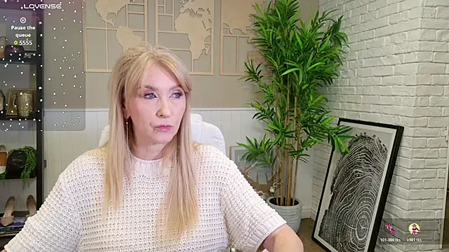 LadyLeea online show from 05/20/26, 05:13