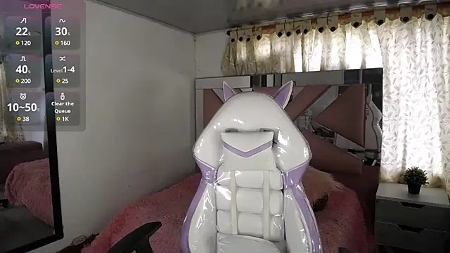 Mia Fischer online show from 02/10/25, 07:07