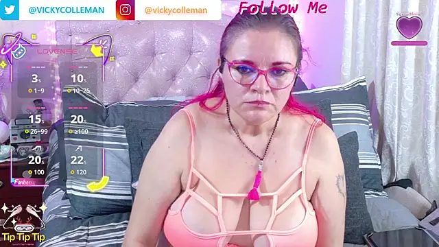 Snapshot of VickyColleman chatting on 10/24/25, 07:16 VickyColleman online show from 10/24/25, 07:16