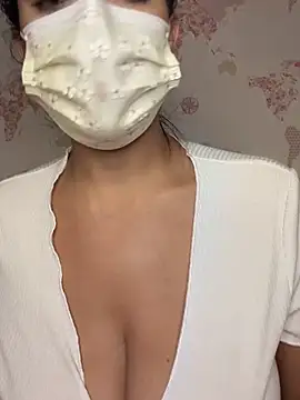 Snapshot of shanelle0 chatting on 09/25/25, 08:23 shanelle0 online show from 09/25/25, 08:23