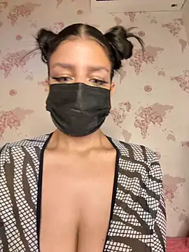 Snapshot of shanelle0 chatting on 10/09/25, 06:06 shanelle0 online show from 10/09/25, 06:06