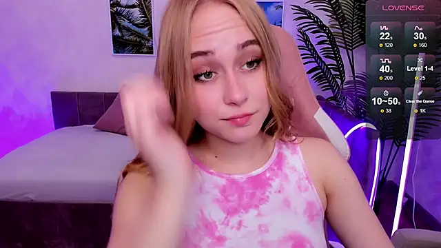 LianaBright online show from 09/28/25, 02:06