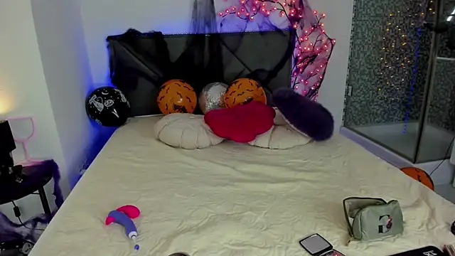 KristiVegass online show from 10/25/25, 01:07