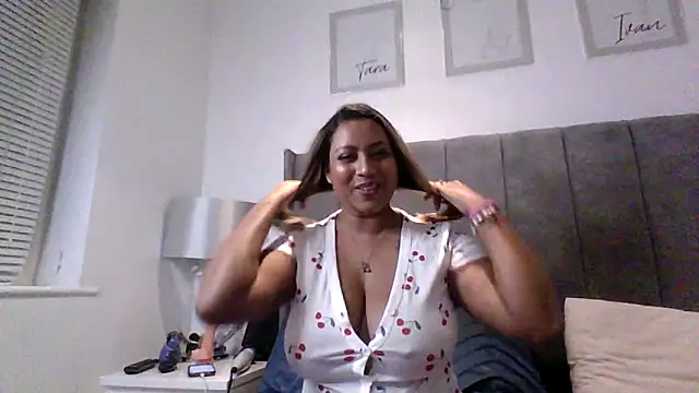 TEMPTING-TAMMY online show from 01/16/25, 09:40