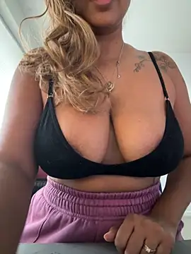 TEMPTING-TAMMY online show from 11/27/25, 01:57