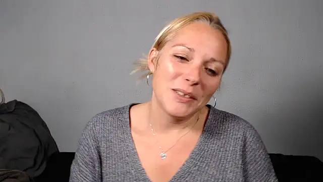 Doucelouve9 online show from 11/22/25, 05:23