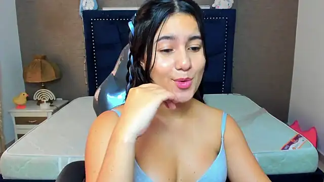 Snapshot of MaiteFlores chatting on 05/05/26, 02:25 MaiteFlores online show from 05/05/26, 02:25