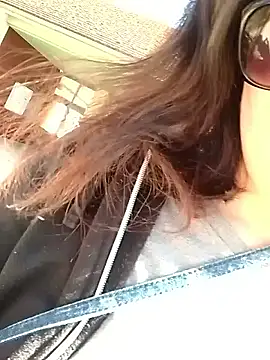 Snapshot of Lauzo21 chatting on 03/06/25, 12:41 Lauzo21 online show from 03/06/25, 12:41