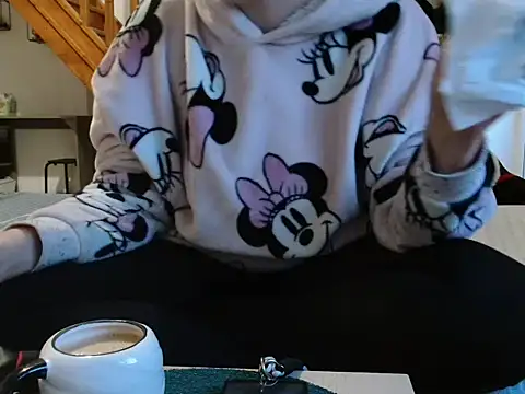 Snapshot of Lauzo21 chatting on 10/07/25, 05:37 Lauzo21 online show from 10/07/25, 05:37