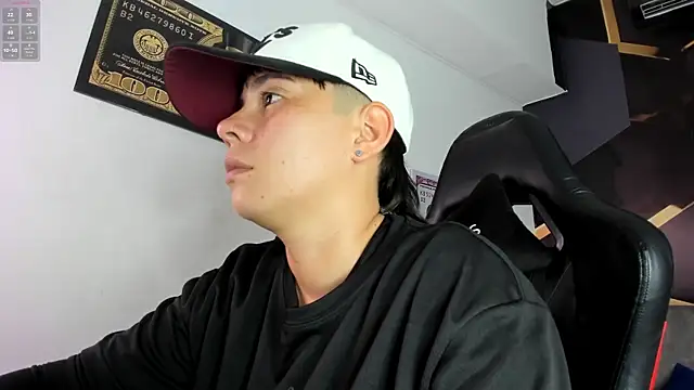 AbbySmiitth  online show from 10/28/25, 07:16