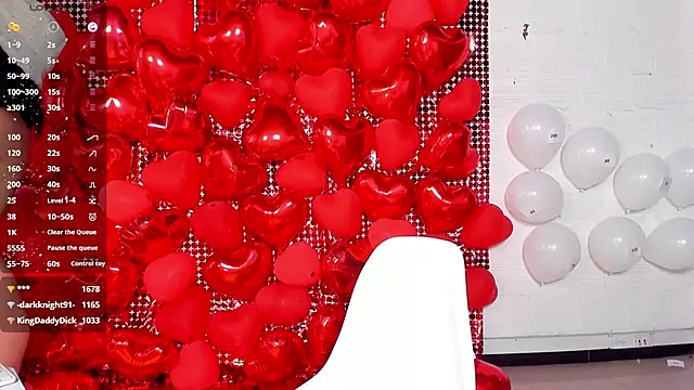 Crystal Dluna online show from 02/14/25, 07:44