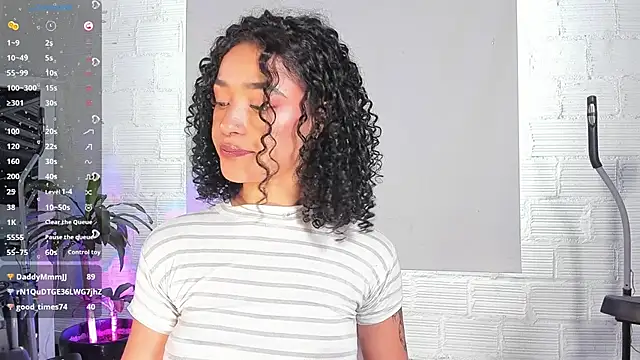 Crystal Dluna online show from 03/07/25, 03:49