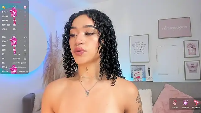 Crystal Dluna online show from 03/17/25, 01:29