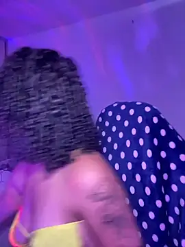 Crystal Dluna online show from 09/08/25, 06:18