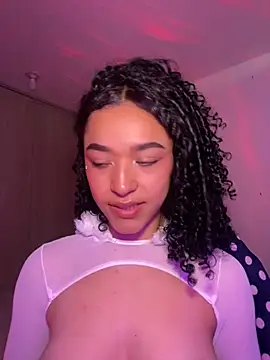 Crystal Dluna online show from 09/11/25, 04:40