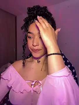 Crystal Dluna online show from 09/12/25, 03:23