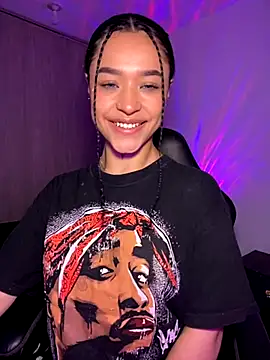 Crystal Dluna online show from 10/13/25, 05:13