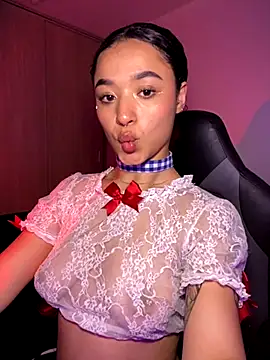 Crystal Dluna online show from 11/11/25, 09:26