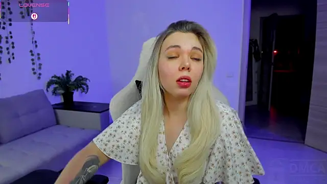 whoa-hoa-hoa-hoa-hoa online show from 11/29/25, 03:15