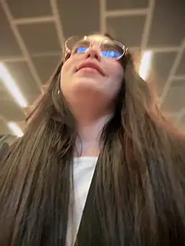 meow girl online show from 09/21/25, 11:01