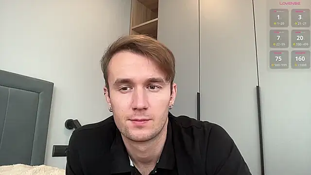 cute mark online show from 10/06/25, 08:01