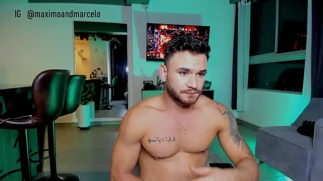 Maximo Marcelo online show from 12/31/24, 03:12