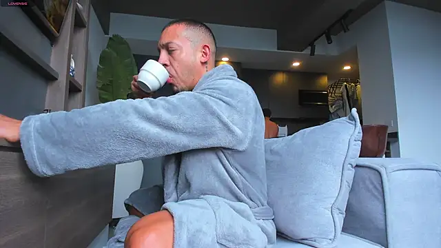 Maximo Marcelo online show from 12/03/25, 12:03