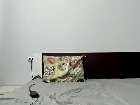 ElektraShine29 online show from 05/08/26, 06:41