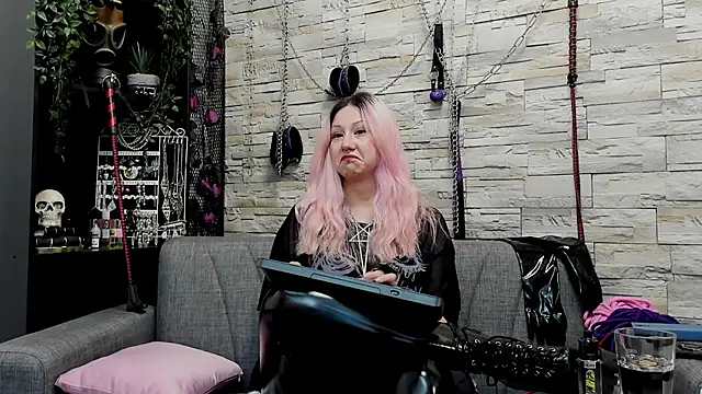 CruelMistress online show from 03/19/25, 02:27