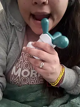 rituu07 online show from 12/23/24, 05:17