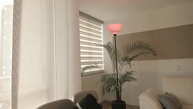 Snapshot of Candelariia_ chatting on 09/16/25, 04:41 Candelariia online show from 09/16/25, 04:41