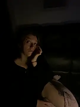 Snapshot of Stoner_BarbieXX chatting on 10/08/25, 09:45 Stoner BarbieXX online show from 10/08/25, 09:45