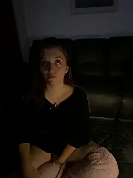 Snapshot of Stoner_BarbieXX chatting on 10/09/25, 09:46 Stoner BarbieXX online show from 10/09/25, 09:46