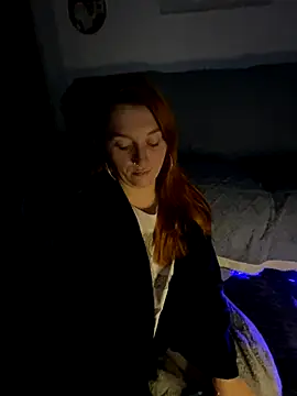 Snapshot of Stoner_BarbieXX chatting on 12/17/25, 11:00 Stoner BarbieXX online show from 12/17/25, 11:00