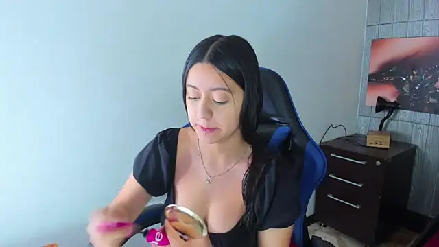 zoe connor19 online show from 06/06/26, 08:46
