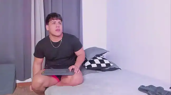 Snapshot of Khail68 chatting on 01/19/25, 06:20 Khail68 online show from 01/19/25, 06:20