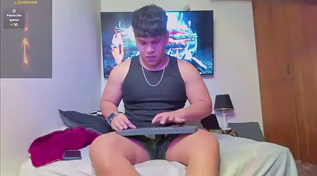 Snapshot of Khail68 chatting on 02/07/25, 08:33 Khail68 online show from 02/07/25, 08:33