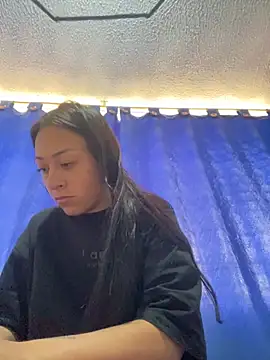 Snapshot of Little_aphrodite chatting on 10/06/25, 05:43 Little aphrodite online show from 10/06/25, 05:43