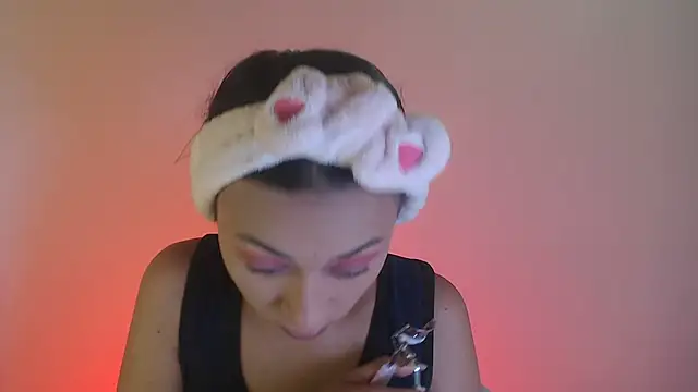 Snapshot of Little_aphrodite chatting on 10/17/25, 07:16 Little aphrodite online show from 10/17/25, 07:16