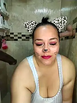 Snapshot of emily_sweet13 chatting on 11/09/25, 01:48 emily sweet13 online show from 11/09/25, 01:48