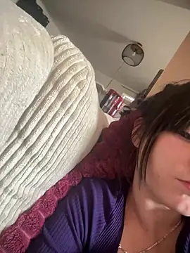 Petite moi online show from 05/11/26, 10:43