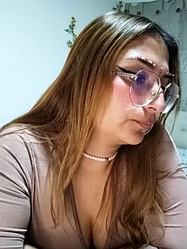 Snapshot of julieta_baron chatting on 09/29/25, 08:24 julieta baron online show from 09/29/25, 08:24