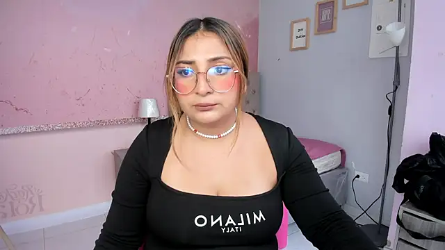 Snapshot of julieta_baron chatting on 11/03/25, 03:24 julieta baron online show from 11/03/25, 03:24