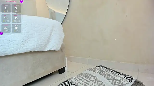 Naomi Dasilva online show from 12/20/24, 10:22