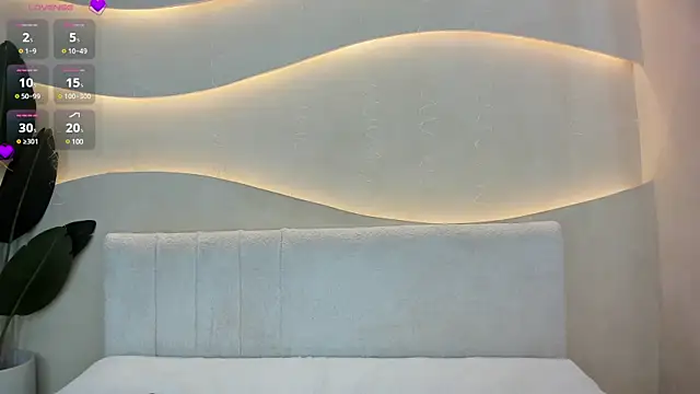 Naomi Dasilva online show from 12/26/24, 07:27