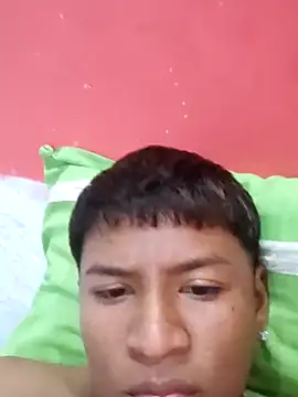 Snapshot of Tu_papi_69_ chatting on 10/06/25, 04:54 Tu papi 69 online show from 10/06/25, 04:54