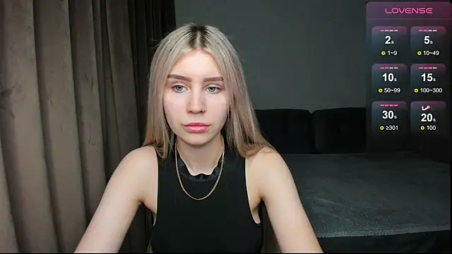 Kitty Aurora online show from 10/27/25, 04:55